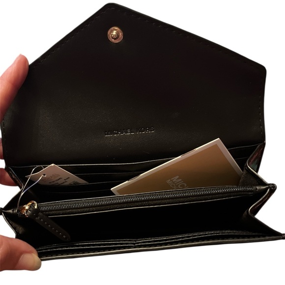 Michael Kors Jet Set Travel Wallet - Picture 3 of 3